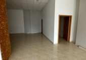 Local comercial en alquiler con 200m² en Boiro foto