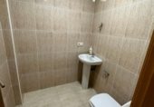 Local comercial en alquiler con 200m² en Boiro foto