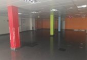 Local comercial en venta con 250m² en Lérida, Carrer de l'Acadèmia foto