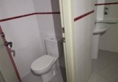 Local comercial en venta con 250m² en Lérida, Carrer de l'Acadèmia foto