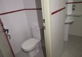Local comercial en venta con 250m² en Lérida, Carrer de l'Acadèmia foto