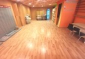 700m² commercial premises for sale in Lérida, Plaça Victor Siurana photo