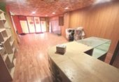 700m² commercial premises for sale in Lérida, Plaça Victor Siurana photo