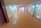 700m² commercial premises for sale in Lérida, Plaça Victor Siurana photo