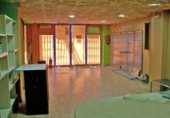 700m² commercial premises for sale in Lérida, Plaça Victor Siurana photo
