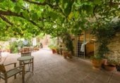 Local comercial en venta con 685m² en la Bisbal d'Empordà foto