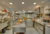 Local comercial en venta con 685m² en la Bisbal d'Empordà foto