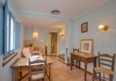 Local comercial en venta con 685m² en la Bisbal d'Empordà foto