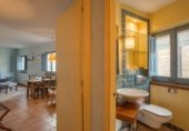 Local comercial en venta con 685m² en la Bisbal d'Empordà foto
