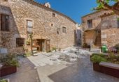 727m² commercial premises for sale in Cornellà del Terri photo