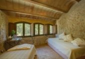 727m² commercial premises for sale in Cornellà del Terri photo