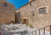 727m² commercial premises for sale in Cornellà del Terri photo