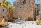 727m² commercial premises for sale in Cornellà del Terri photo