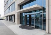 Local comercial en venta con inquilinos con 780m² en Barcelona, en la zona de Sants-Badal foto