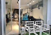 145m² salon de coiffure pour location à Valence, dans le quartier de Russafa, Calle del Duque de Calabria photo