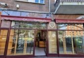 53m² bookstore for sale in Mieres, Plaza de Santa Bárbara photo