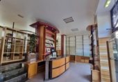 53m² bookstore for sale in Mieres, Plaza de Santa Bárbara photo