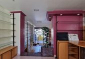 53m² bookstore for sale in Mieres, Plaza de Santa Bárbara photo