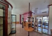 53m² bookstore for sale in Mieres, Plaza de Santa Bárbara photo