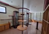 53m² bookstore for sale in Mieres, Plaza de Santa Bárbara photo
