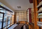 53m² bookstore for sale in Mieres, Plaza de Santa Bárbara photo