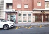 52m² commercial premises for sale in León, in the area of Santa Ana, Calle Cantareros photo