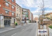 67m² commercial premises for sale in Manresa, in the area of the Escodines, Carrer Pont de Vilomara photo