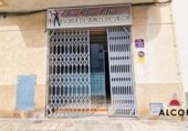 110m² commercial premises for sale in Vinaroz photo