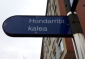 Local comercial en venta con 87m² en Vitoria, en la zona de Arriaga-Lakua foto