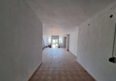 945m² building for sale in Umbrete, photo
