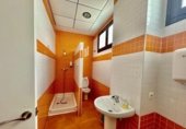 90m² salle de sport pour vente à Cáceres, dans le quartier de Le Vivero, Calle Ordesa photo