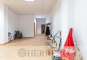 129m² commercial premises for sale in Gandía, Paseo de las Germanías photo