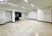 91m² bureau pour vente à Ávila photo