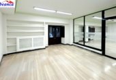 91m² bureau pour vente à Ávila photo