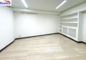 91m² bureau pour vente à Ávila photo