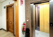 91m² bureau pour vente à Ávila photo