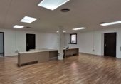 Oficina en alquiler con 200m² en Cornellà de Llobregat, Calle de Can Roses número 15 foto