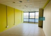 Oficina en venta con 53m² en Sevilla, en la zona de Barriada Pino Montano, Carretera de Sevilla a Brenes foto