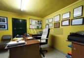Local comercial en alquiler con 140m² en Logroño foto