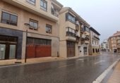 100m² locaux commerciaux pour vente à Oyón photo