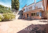485m² building for sale in Sant Feliu de Codines, Carrer del Doctor Antoni Reig photo