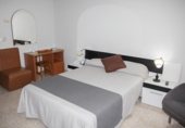 Hotel en venta con 1103m² en Torrevieja, Calle San José foto