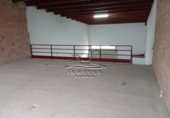 300m² entrepôt pour vente à Lucena, photo