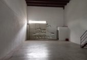 300m² entrepôt pour vente à Lucena, photo
