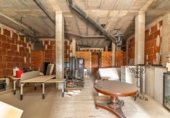 Local comercial en venta con 240m² en Puebla de Vallbona foto
