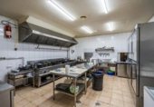 339m² restaurant for sale in Leganés, Calle San José photo
