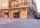 452m² commercial premises for sale in Paterna, Calle San Juan Bosco photo