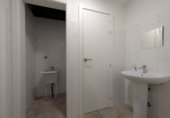 Local comercial en alquiler con 110m² en Loja foto
