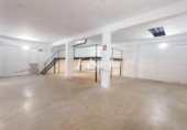 211m² commercial premises for sale in Burjasot, Avendia de la Ilustración photo