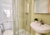 60m² locaux commerciaux pour vente à Laredo photo